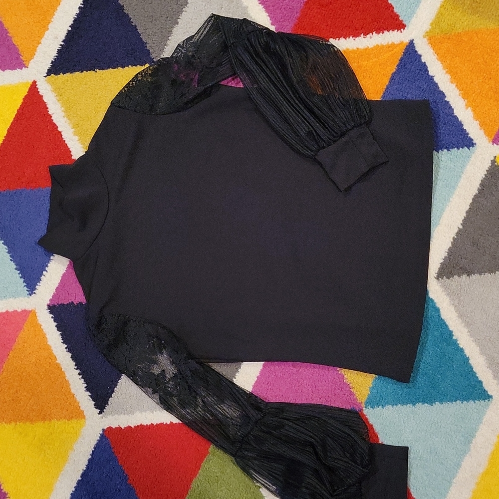 Lace puffy sleeve top, black, size large